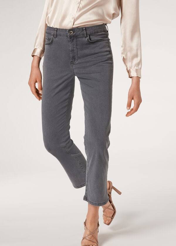 vaqueros cortos acampanados ligeros eco light de calzedonia en gris para mujer