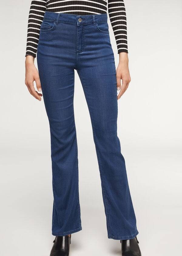 vaqueros acampanados ligeros eco light de calzedonia para mujer en color azul marino