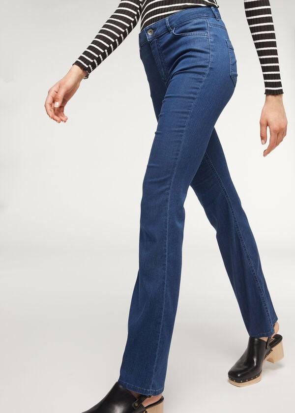 vaqueros acampanados ligeros eco light de calzedonia para mujer en color azul marino