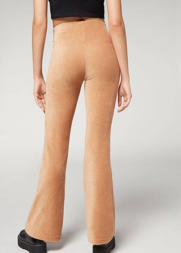 pantalones acampanados de terciopelo acanalado de calzedonia para mujer en color marrón